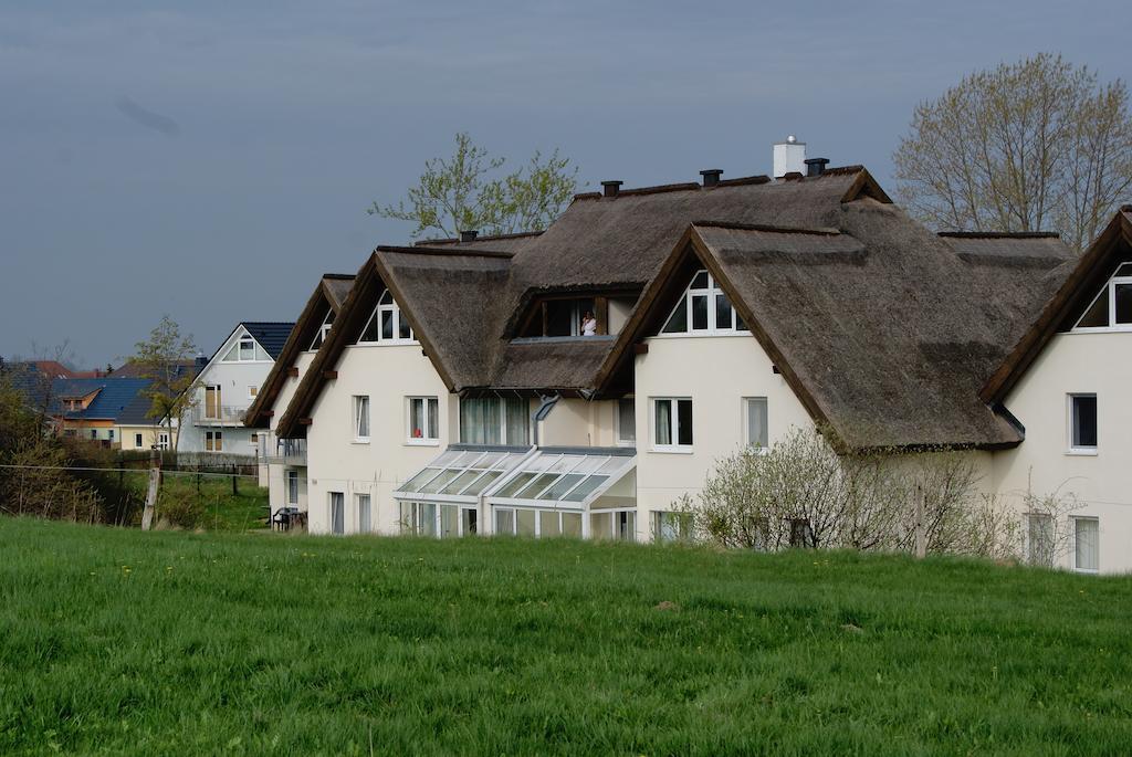 Fewo 18 Im Strandhaus Lobbe Mit Balkon Bilik gambar