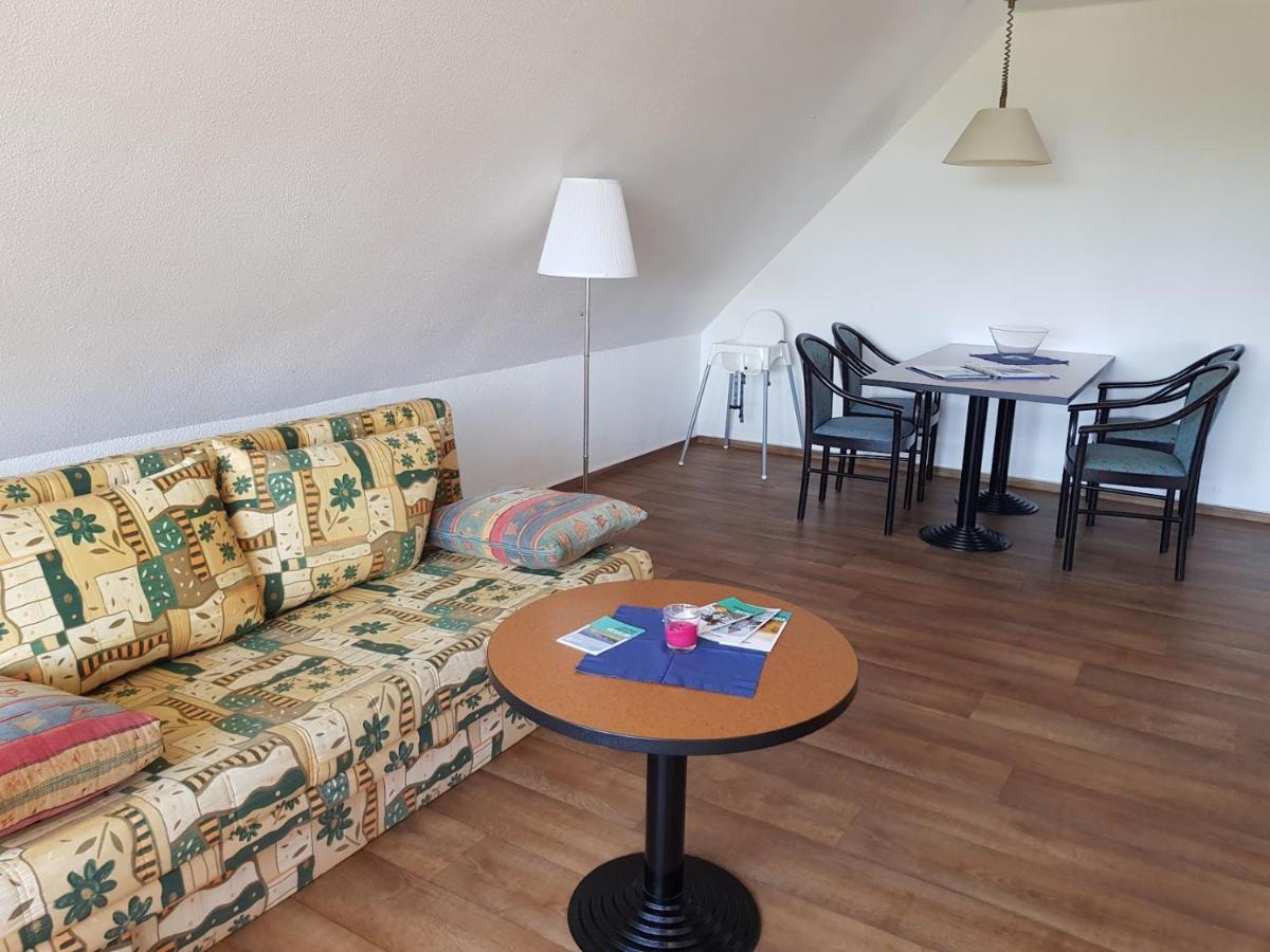 Fewo 18 Im Strandhaus Lobbe Mit Balkon Luaran gambar