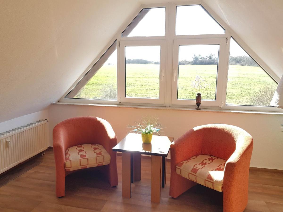 Fewo 18 Im Strandhaus Lobbe Mit Balkon Luaran gambar