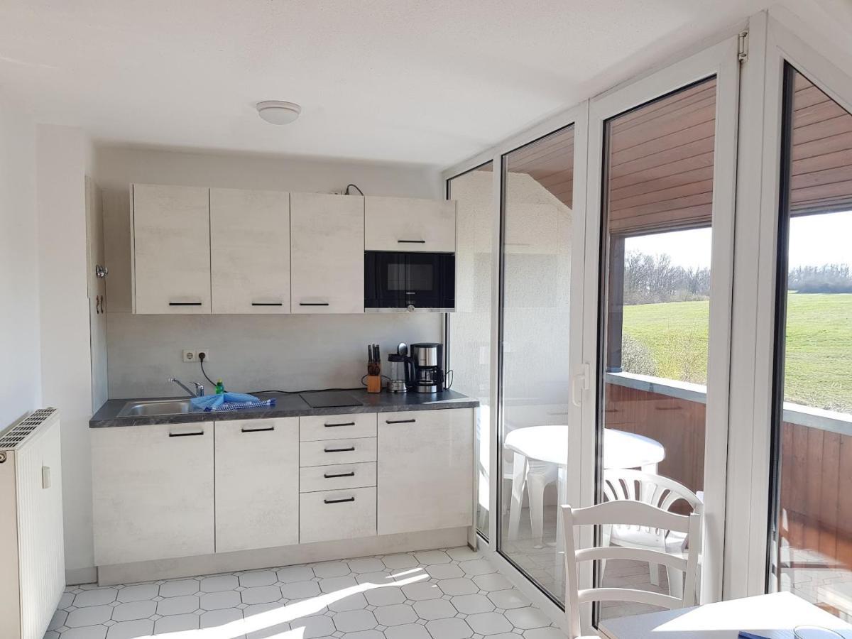 Fewo 18 Im Strandhaus Lobbe Mit Balkon Luaran gambar