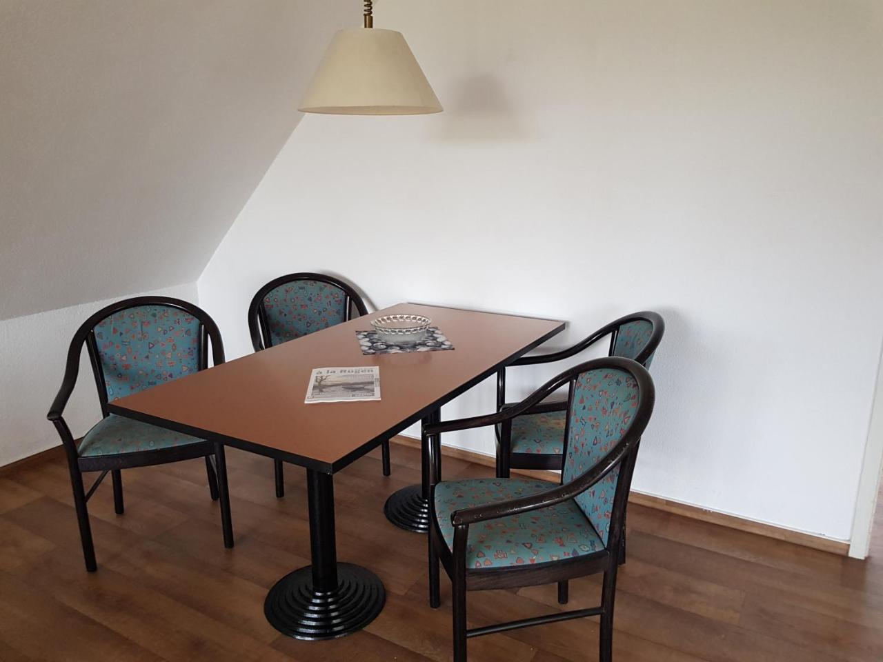 Fewo 18 Im Strandhaus Lobbe Mit Balkon Bilik gambar